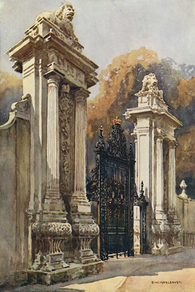 The Lion Gate a E.W. Haslehust