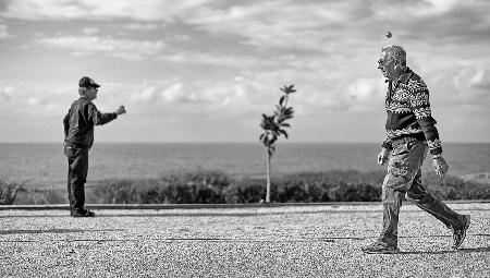 Just another fun Pétanque game with friends