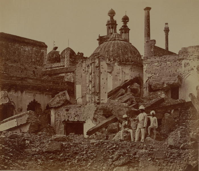 Fort Lucknow after the Indian mutiny, 1857 (b/w photo)  a Felice (Felix) Beato