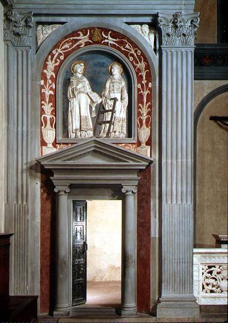 View of the interior showing one set of bronze doors decorated with figures of the Apostles and Mart a Filippo  Brunelleschi