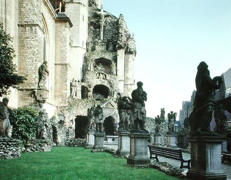 Sculptures and grotto from the 'Calvary' in the grounds of the church (photo) a Scuola Fiamminga