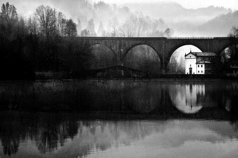 fog on the lake a Franco Maffei