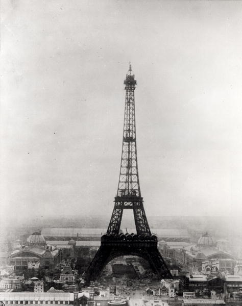 Construction of the Eiffel Tower, Paris, 31st March 1889 (b/w photo)  a Scuola Francese