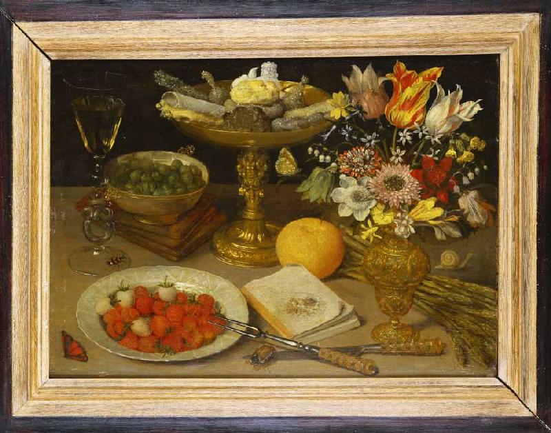 Stilleben mit Erdbeeren, einer Schale mit Zuckerwerk, einem Blumenstrauß und anderen Gegenständen. a Georg Flegel