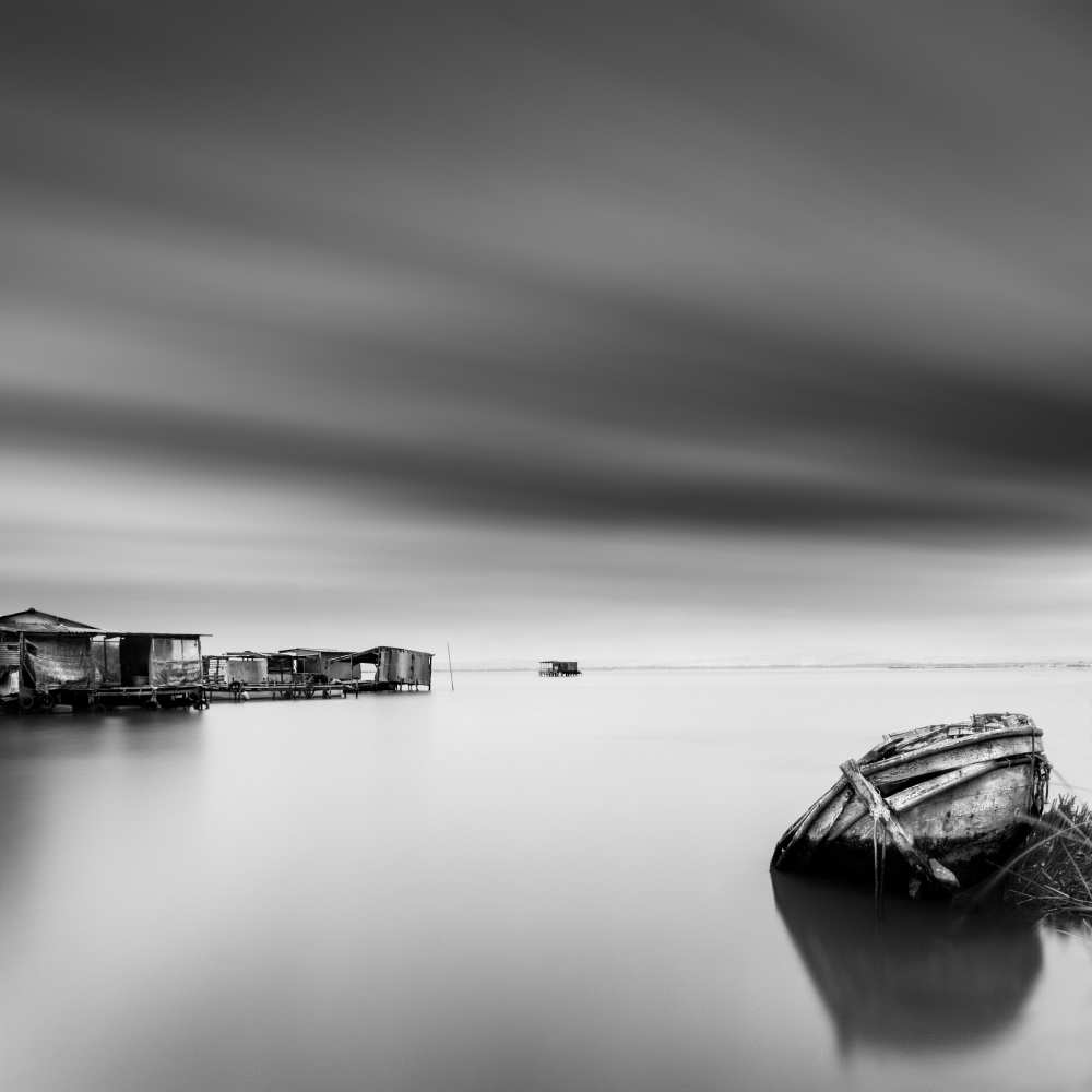Fisherman's Boat and Huts a George Digalakis