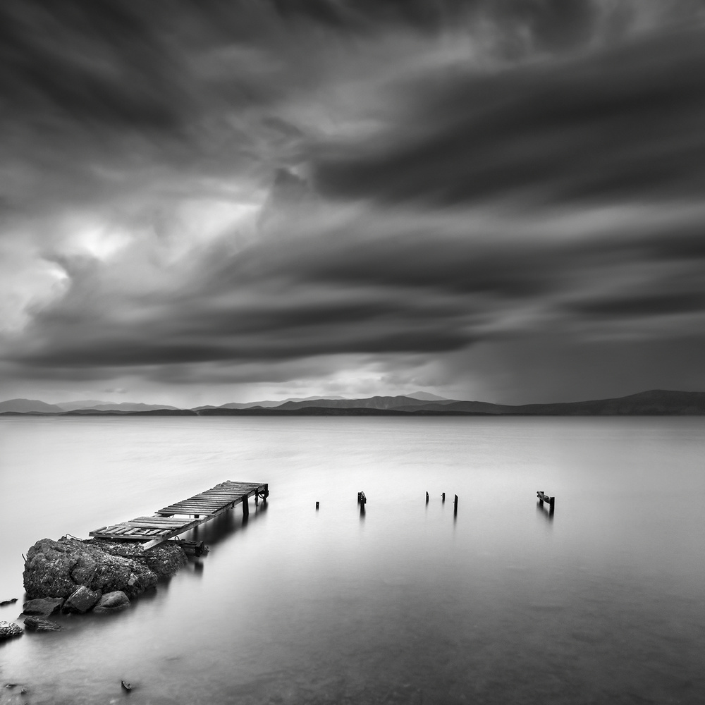 Broken a George Digalakis