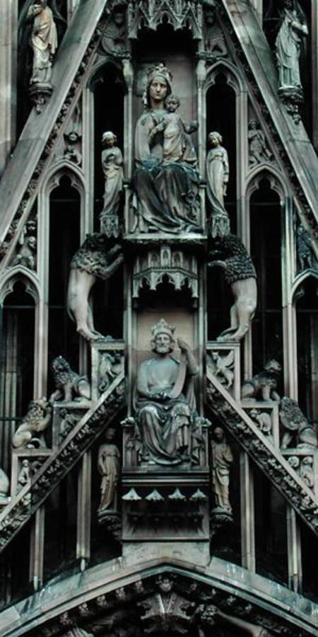 Detail of the Virgin and Child, from the gable above the central portal on the west facade a Scuola Tedesca