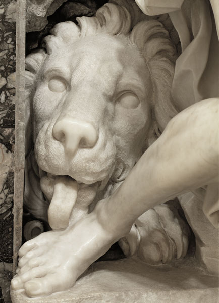 A Lion licking the foot of Daniel  (detail of 186919) a Gianlorenzo Bernini