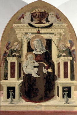 Madonna and Child Enthroned with Angels (tempera on panel) a Girolamo Giovanni