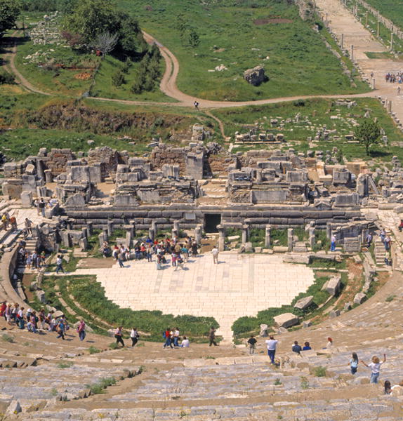 The Great Theatre, begun AD 41-54 (photo)  a Greci Greci