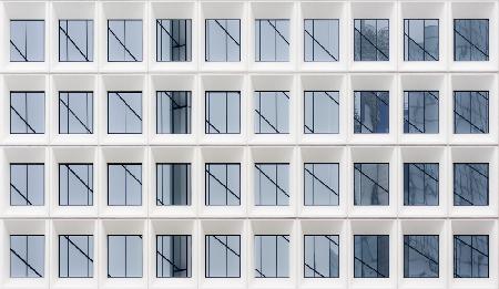 Windows versus diagonals