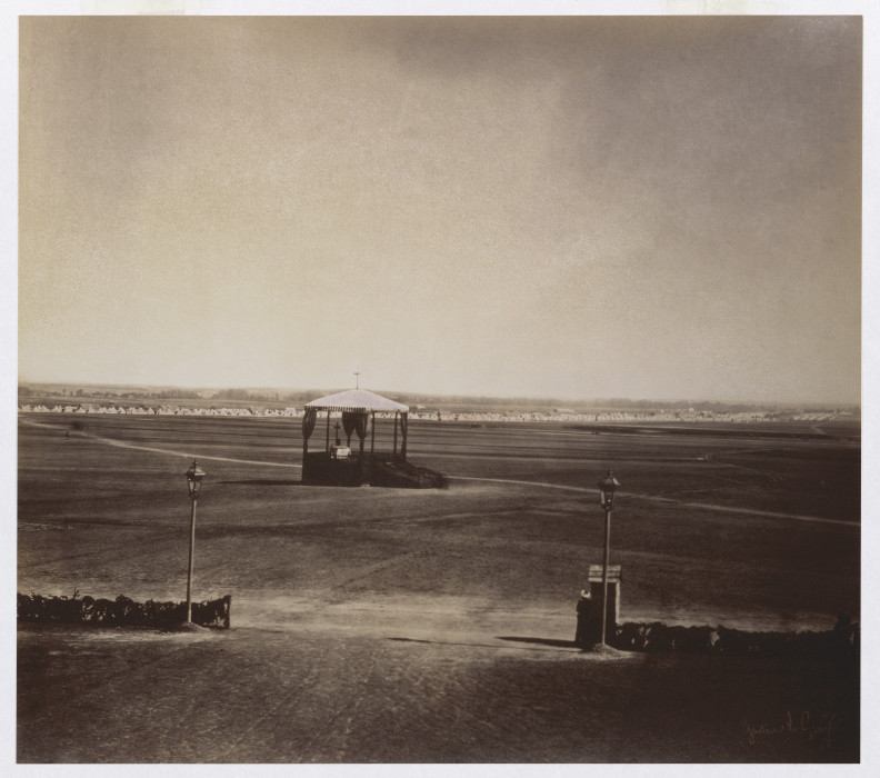 The field of maneuvers in Châlons-sur-Marne a Gustave Le Gray