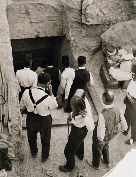 A party going down the steps to the Tomb of Tutankhamun, Valley of the Kings, 1923 (gelatin silver p a Harry Burton