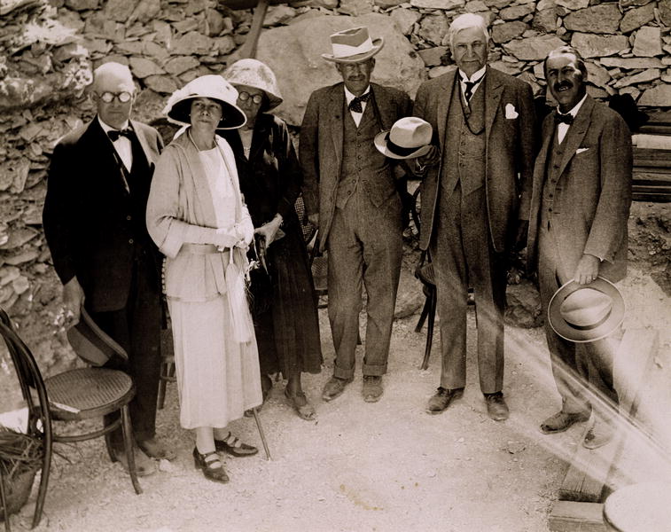 Howard Carter (1873-1939) and a group of Europeans standing beside the excavations of the Tomb of Tu a Harry Burton