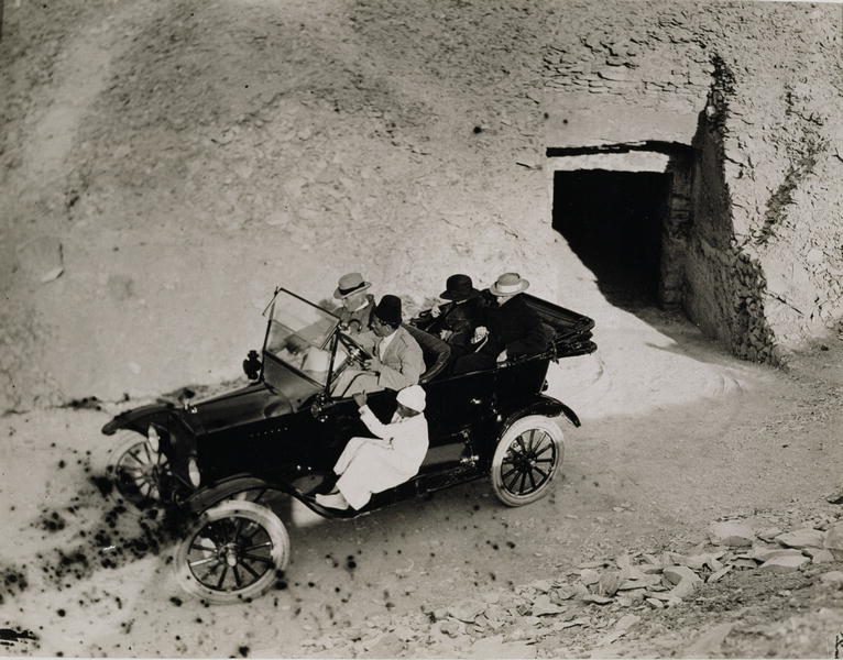 Lord Carnarvon''s first visit to the Valley of the Kings: Lord Carnarvon (1866-1923) and party in a  a Harry Burton