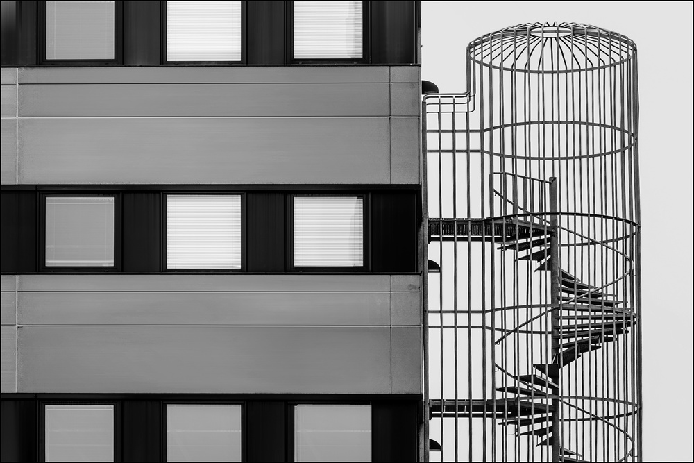 Caged with a way out a Henk Van Maastricht