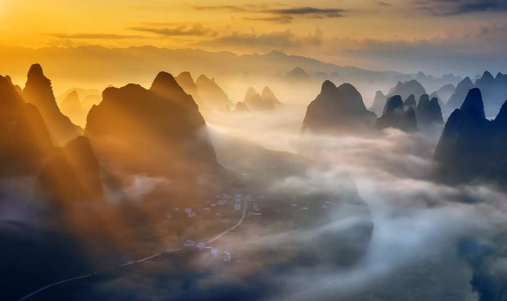 Yangshuo Sunrise a Hua Zhu