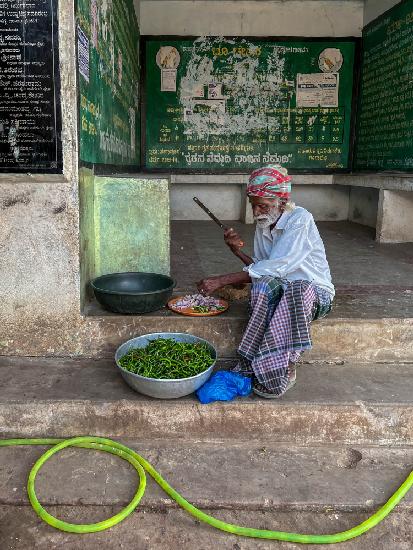 making  food in bus  station