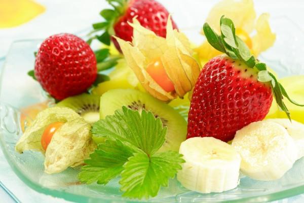 Fresh fruits as dessert a Ingrid Balabanova