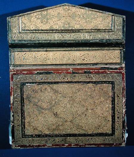 Outer face of a Koran case with gilded eslimi design of sura 56 in thulth a Scuola Islamica