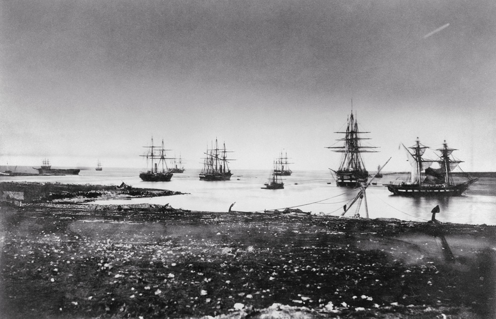 Crimean war, French squadron, entry into the port, 1855 (b/w photo)  a Jean Baptiste Henri Durand-Brager