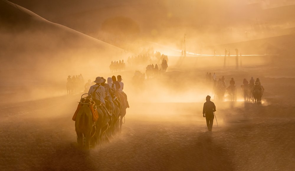 Camel Riding in the Gobi Desert (悠悠驼铃声） a Jianping Yang