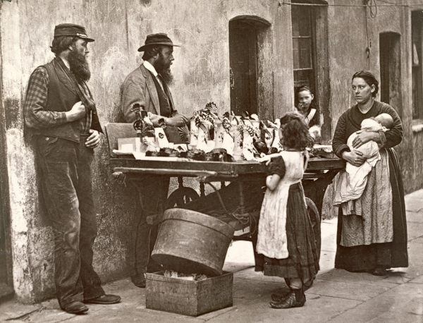 Dealer in Fancy Ware, 1876-77 (woodburytype)  a John Thomson