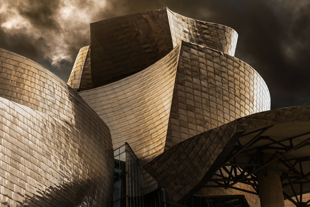 Shapes and shadows (Serie Guggenheim Bilbao) a Jois Domont ( J.L.G.)
