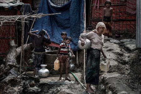 Going for water in a Rohingya refugee camp - Bangladesh