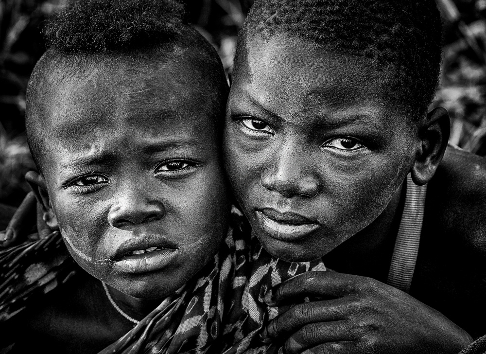 Surmi tribe children - Ethiopia a Joxe Inazio Kuesta Garmendia