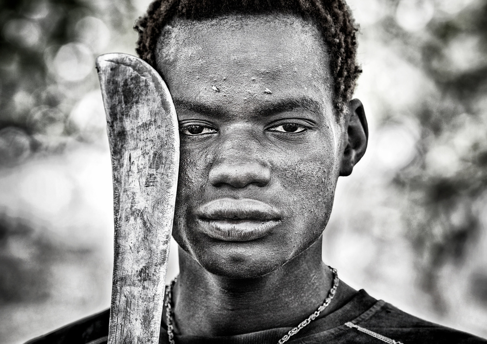 Mundari tribe man - South Sudan a Joxe Inazio Kuesta Garmendia