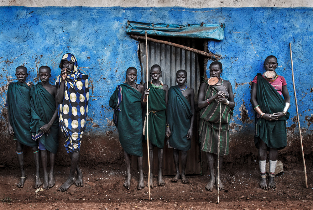 Surma tribe people - Ethiopia a Joxe Inazio Kuesta Garmendia