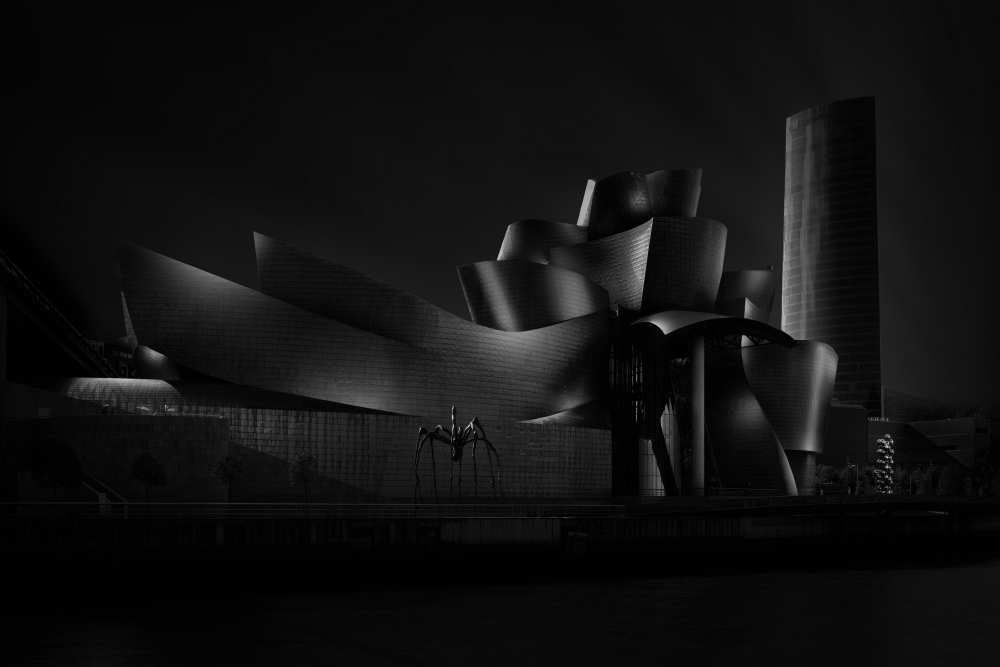 Black (Guggenheim) angle IV a Juan Pablo de