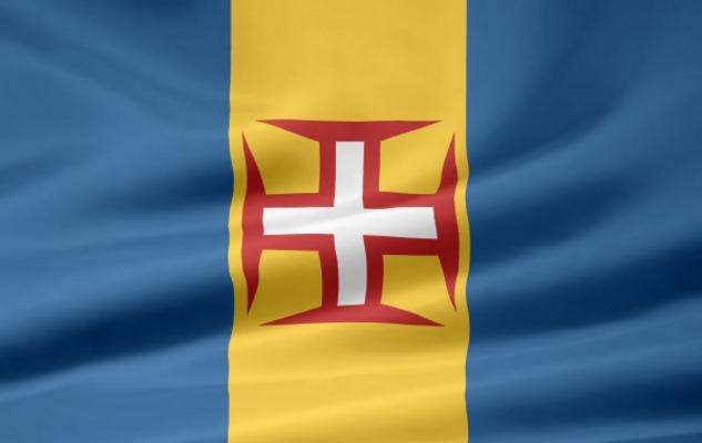 Madeirische Flagge a Juergen Priewe