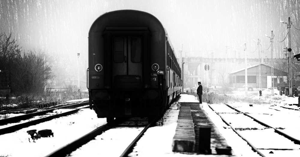 Railway station winter scene a Julien Oncete