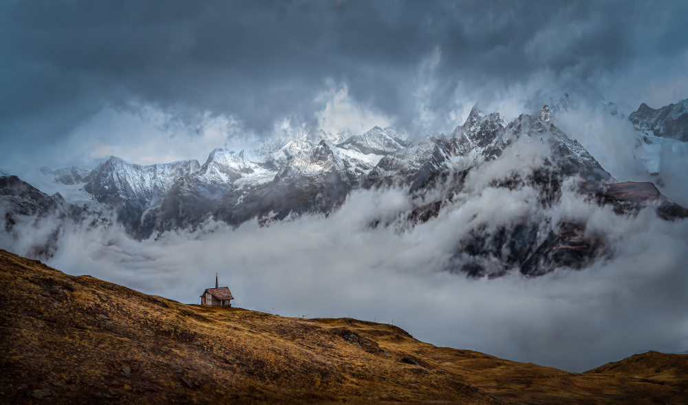Chapel in Alps a Kenneth Zeng