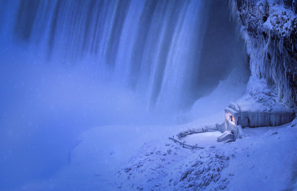 Niagara Falls a Larry Deng