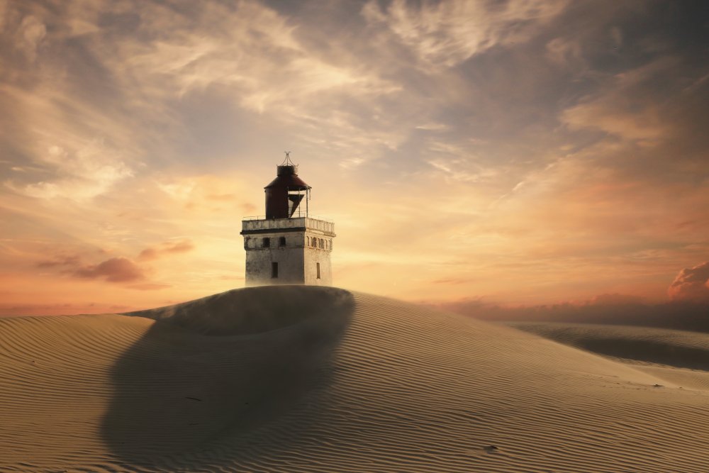 Light house in the dunes. a Leif Løndal