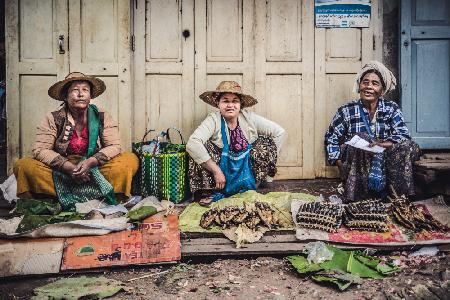 three women of the market