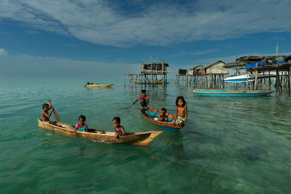 The children of the Bajau a Mei Shi