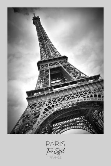 A fuoco: PARIGI Torre Eiffel