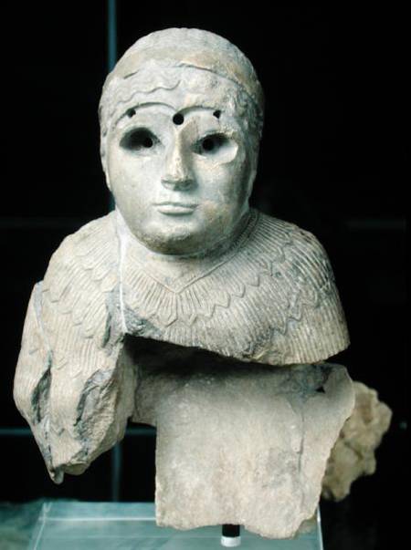 Statuette of a woman with shawl, Akkadian Period a Mesopotamian