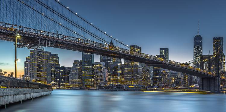 New York - Blue Hour over Manhattan a Michael Jurek