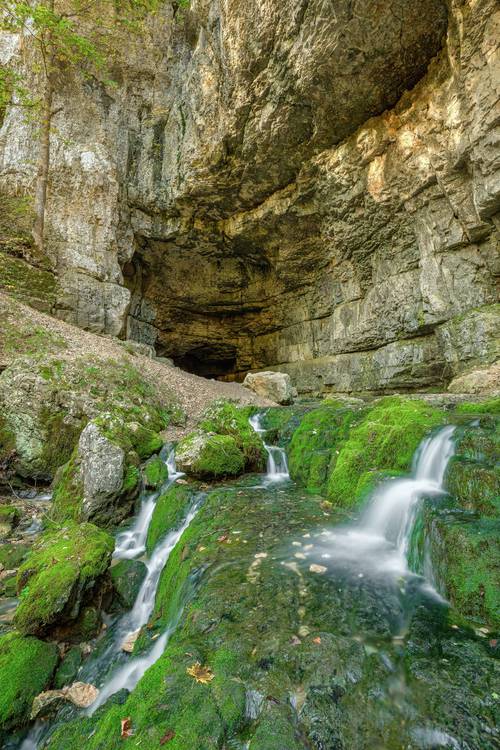 Falkensteiner Höhle Schwäbische Alb a Michael Valjak