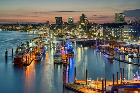 Blick über den Niederhafen in Hamburg