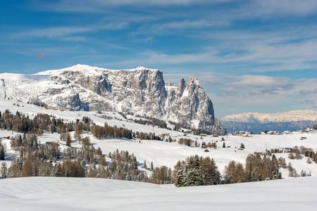 Der Schlern auf der Seiser Alm im Winter