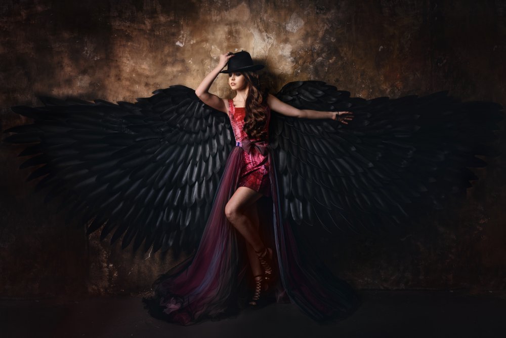 Black wings a Michaela Firešová