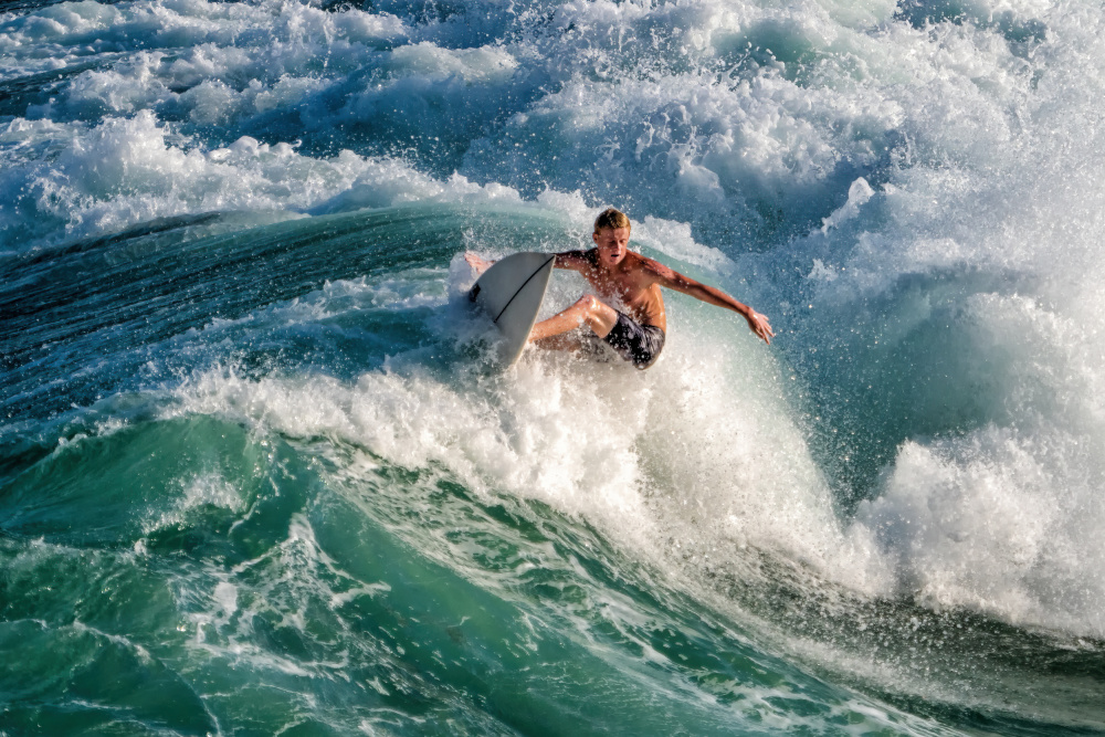 Surfing a Michel Groleau