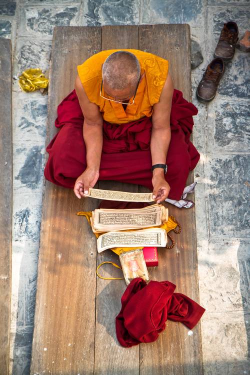 Buddhistischer Mönch in Kathmandu, Nepal a Miro May
