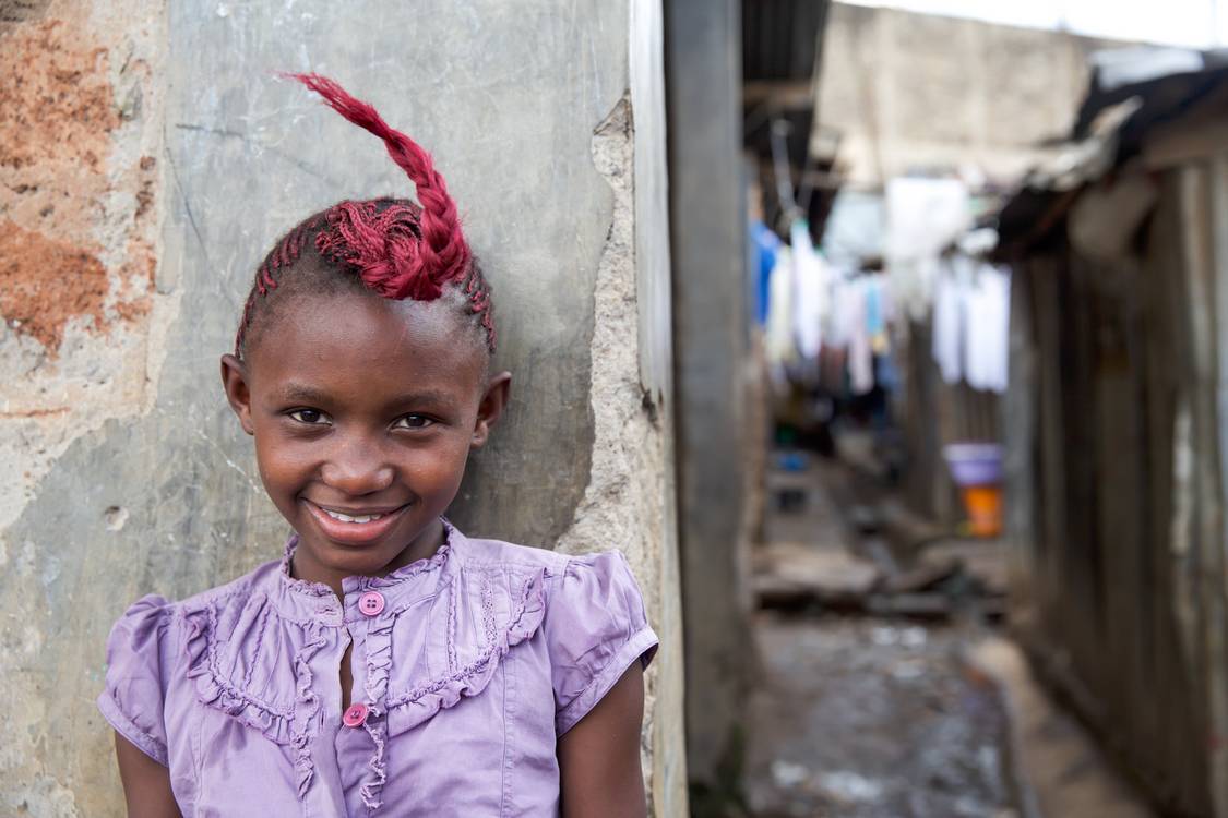 Einhorn Portrait Mädchen in Nairobi, Kenia (Kenya) a Miro May